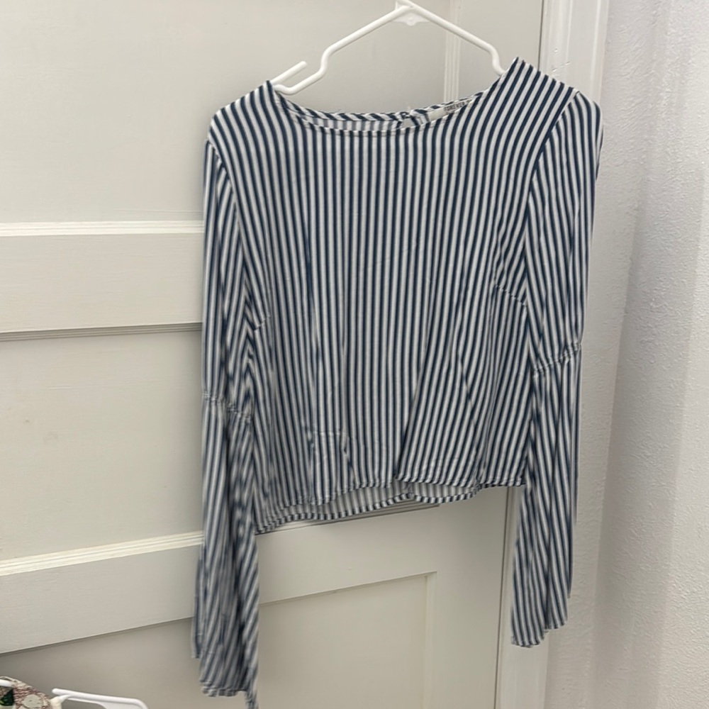 Forever 21 Blue and White Ruched Crop Blouse